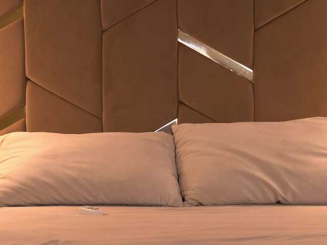 Girl-Pleasure's BongaCams show and profile