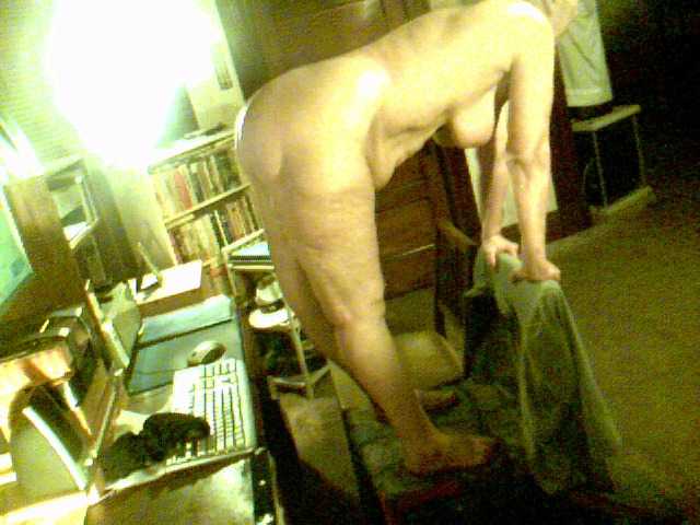 Estina54's BongaCams show and profile