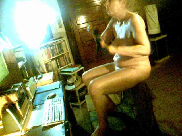 EstinaHottie webcam
