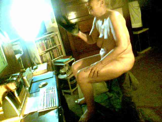 EstinaHottie webcam