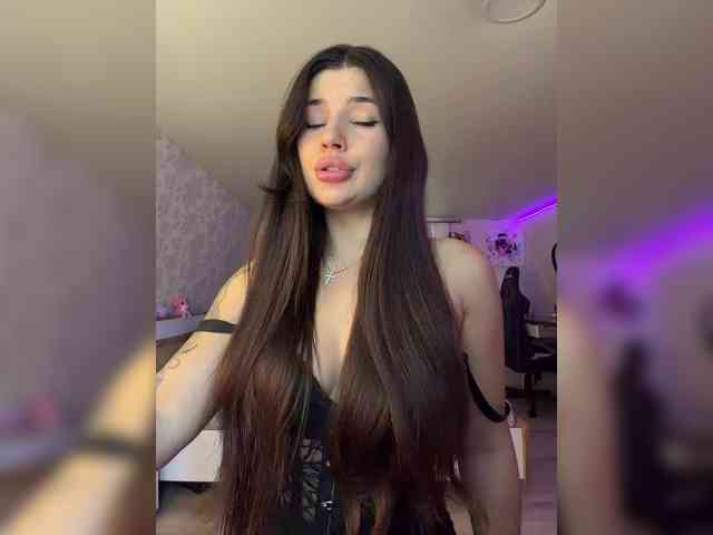 -maybebaby-'s cam show statistics and live stream