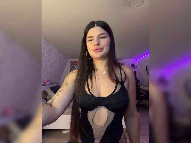 -maybebaby-'s cam show statistics and live stream