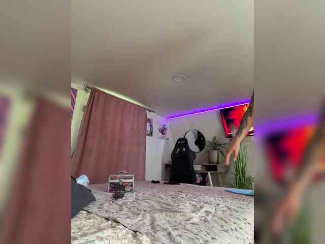 -MaybeBaby- webcam