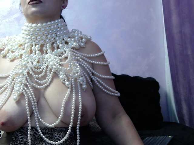 MorenaKataly live cam on BongaCams