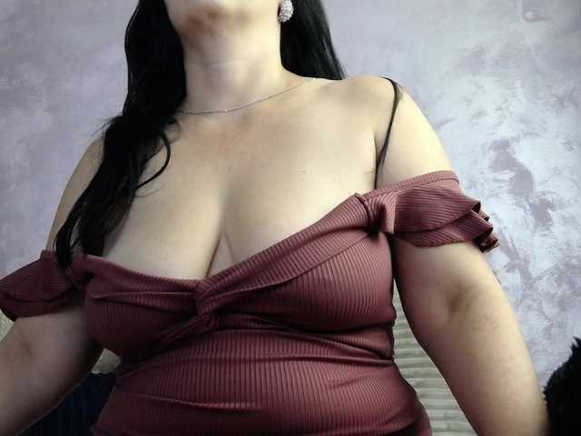 MorenaKataly live cam on BongaCams