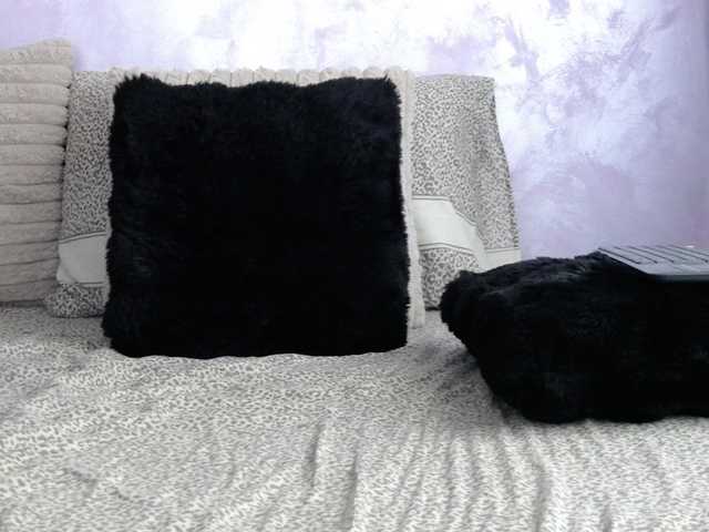 MonetCherry — live female cam