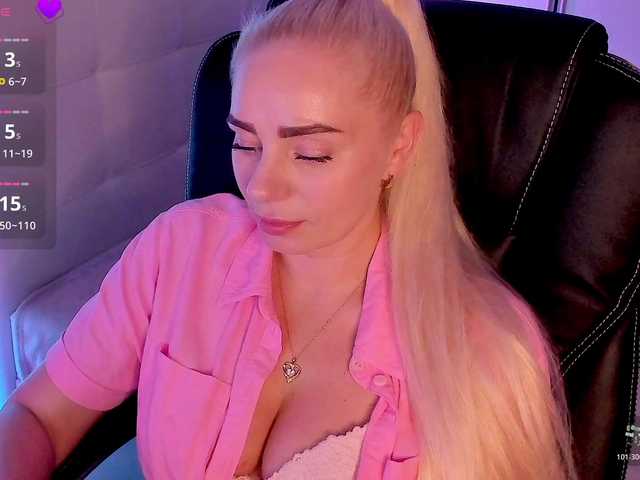 Dashulakiss1 live cam on BongaCams