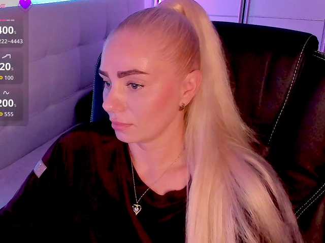 Dashulakiss1 live cam on BongaCams