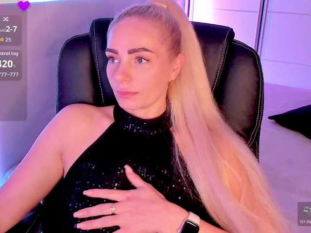 Dashulakiss1 live cam on BongaCams