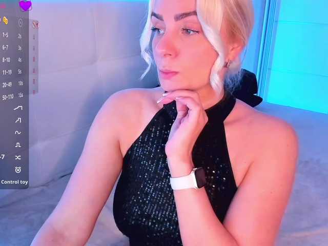 Dashulakiss1 live cam on BongaCams