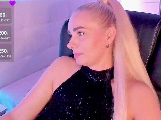 Dashulakiss1 live cam on BongaCams