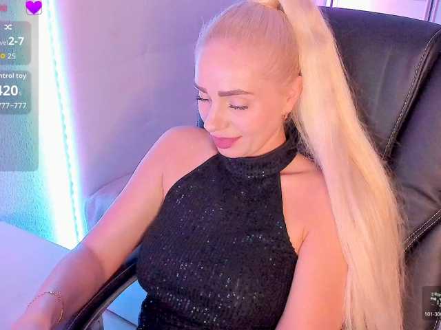 Dashulakiss1 live cam on BongaCams