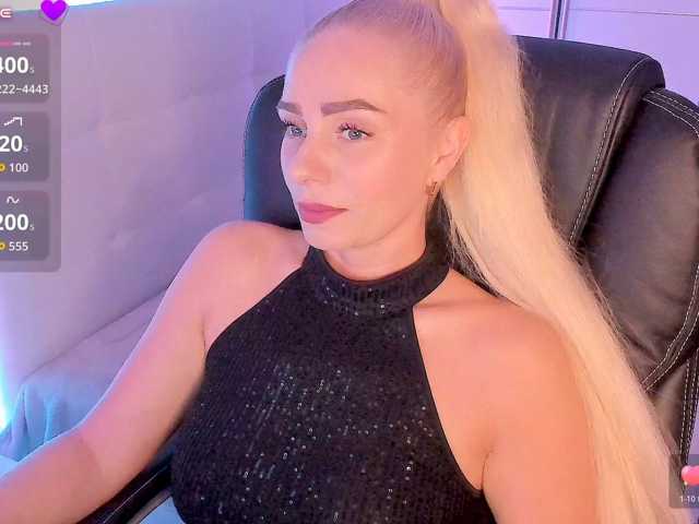Dashulakiss1 live cam on BongaCams