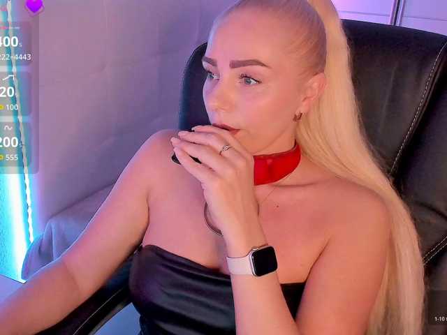 Dashulakiss1 live cam on BongaCams