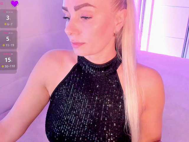 Dashulakiss1 live cam on BongaCams