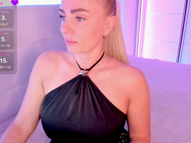 Dashulakiss1 live cam on BongaCams