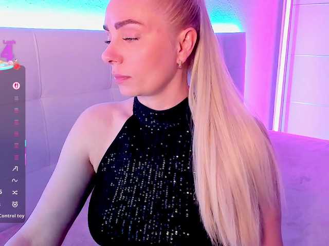 Dashulakiss1's BongaCams show and profile