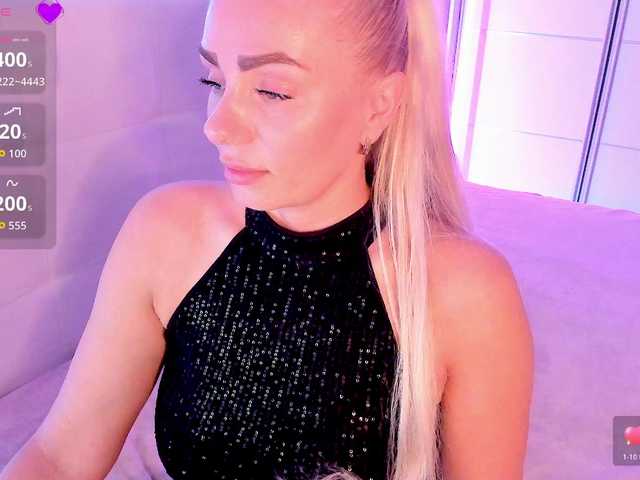 Dashulakiss1 live cam on BongaCams