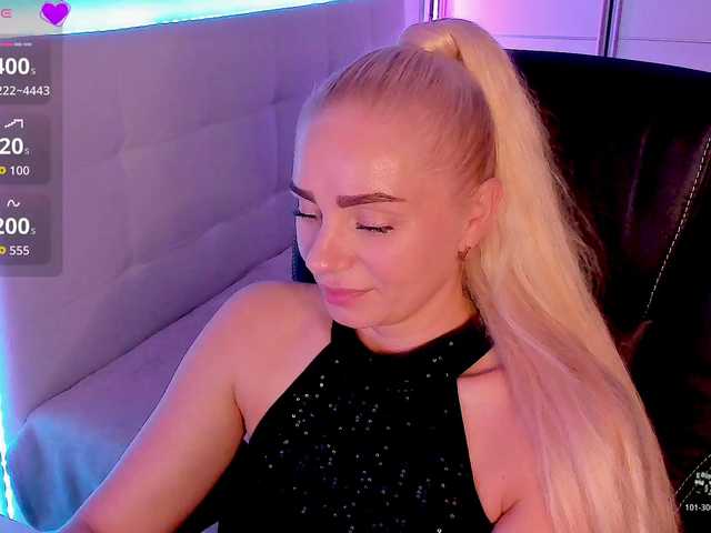 Dashulakiss1 live cam on BongaCams