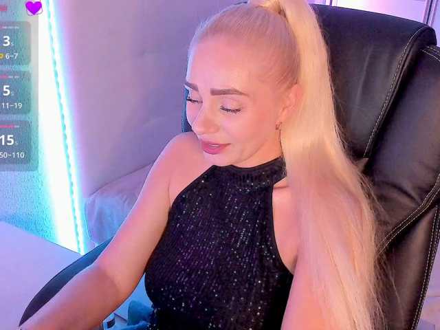 Dashulakiss1 live cam on BongaCams
