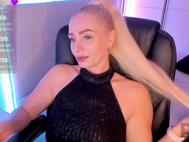 Dashulakiss1 live cam on BongaCams
