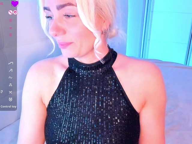 Dashulakiss1 live cam on BongaCams