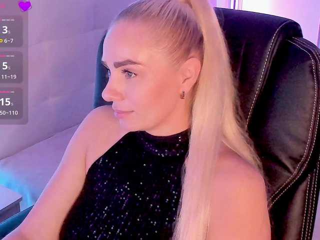 Dashulakiss1 live cam on BongaCams