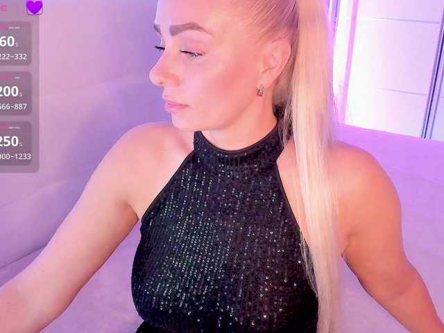 Dashulakiss1 live cam on BongaCams