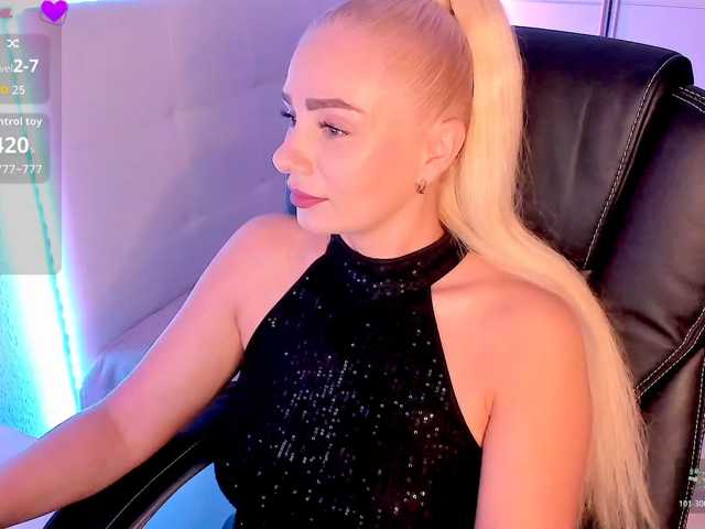 Dashulakiss1 live cam on BongaCams