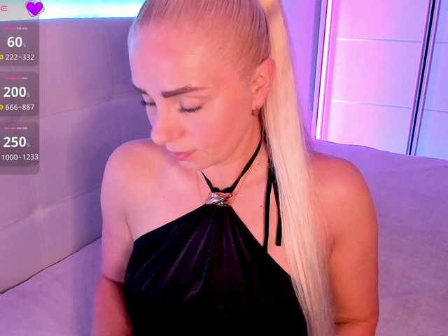 Dashulakiss1 live cam on BongaCams