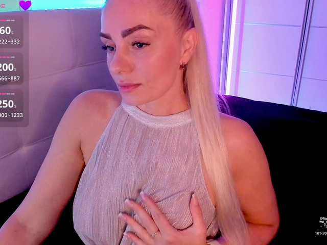 Dashulakiss1 live cam on BongaCams