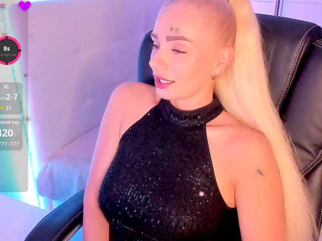 Dashulakiss1 live cam on BongaCams