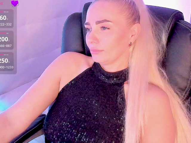 Dashulakiss1 live cam on BongaCams