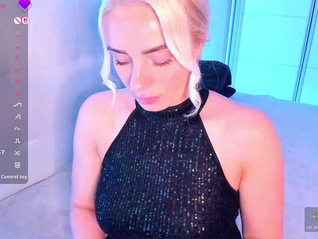 Dashulakiss1 live cam on BongaCams