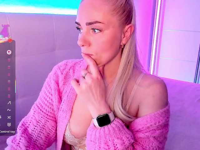 Dashulakiss1's BongaCams show and profile