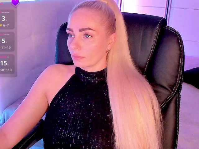 Dashulakiss1 live cam on BongaCams