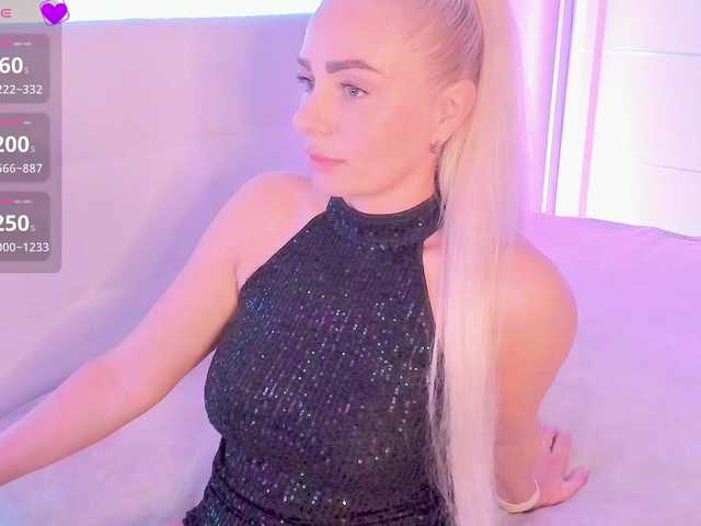 Dashulakiss1 live cam on BongaCams