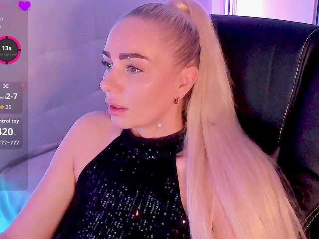 Dashulakiss1 live cam