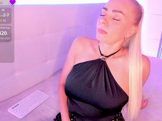 Dashulakiss1 live webcam show