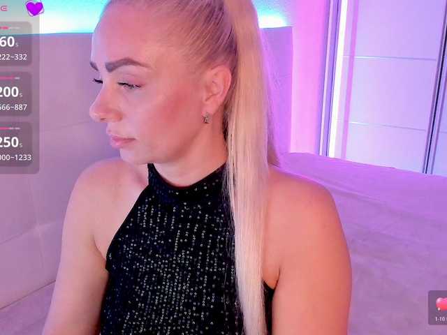 Dashulakiss1 live cam on BongaCams