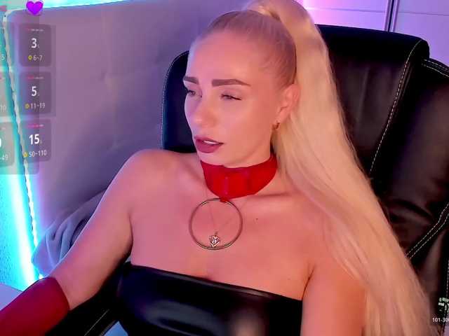 Dashulakiss1 live cam on BongaCams