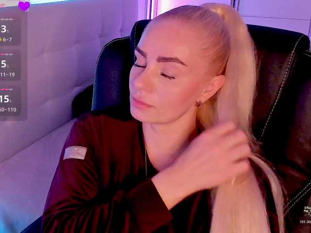 Dashulakiss1 live cam on BongaCams