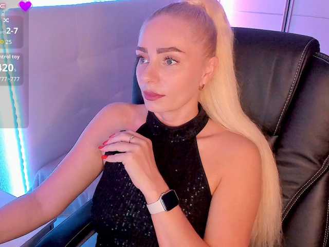Dashulakiss1 live cam on BongaCams