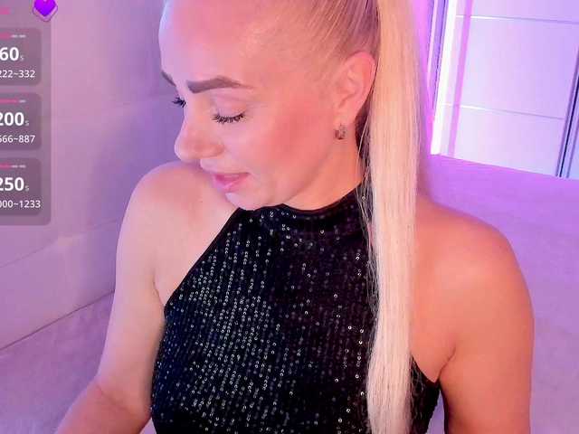 Dashulakiss1 live cam on BongaCams