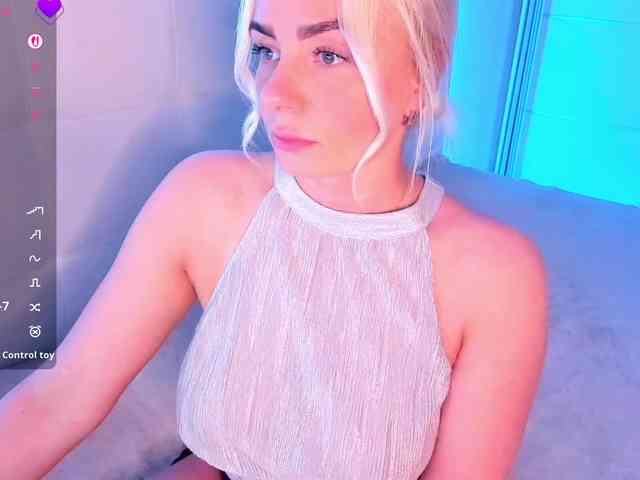 Model: _-Dasha-_
