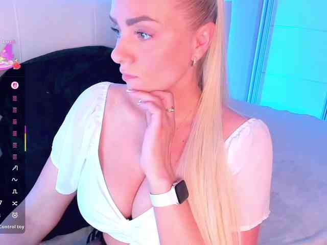 Model: _-Dasha-_
