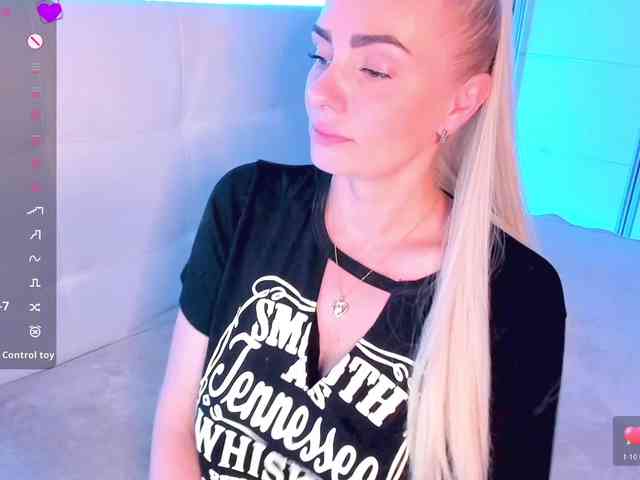 Dashulakiss1 Live Webcam on BongaCams