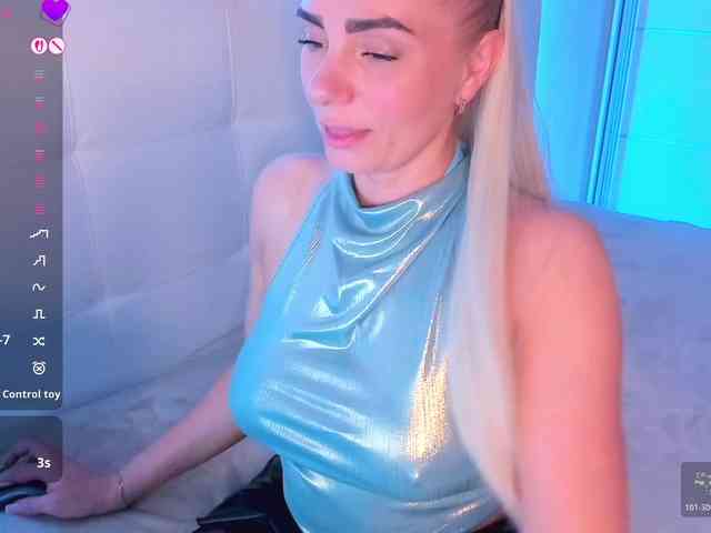 Dashulakiss1 Live Webcam on BongaCams