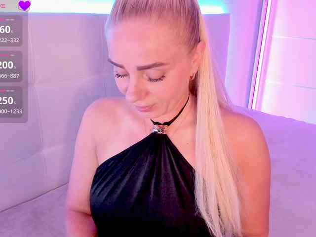 Dashulakiss1 Live Webcam on BongaCams
