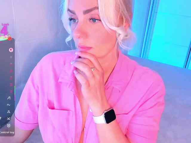 Model: _-Dasha-_